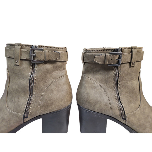 Report Medium Heel Ankle Boot - Picture 8 of 10